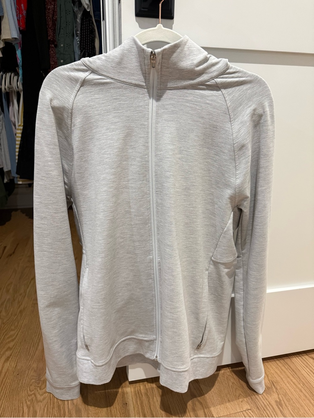 lululemon athletica Heather Light Gray Full-Zip Track Jacket. Sz L Mint!
